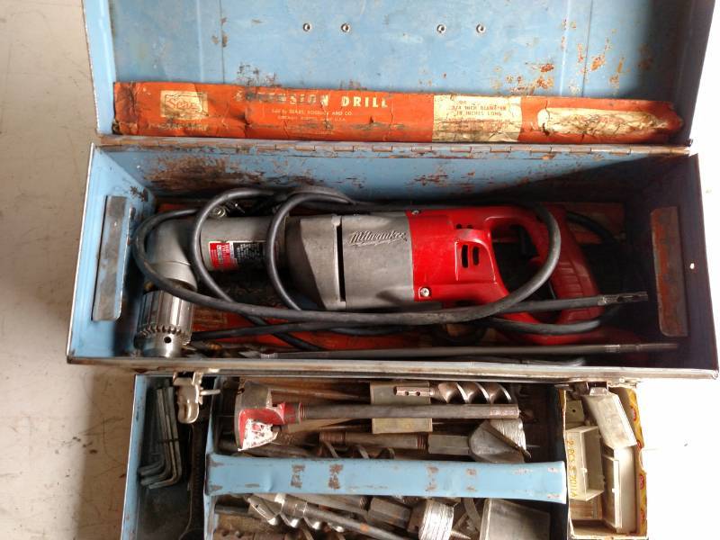 lot 318 image: Milwaukee 12 Right Angle Drill wi...