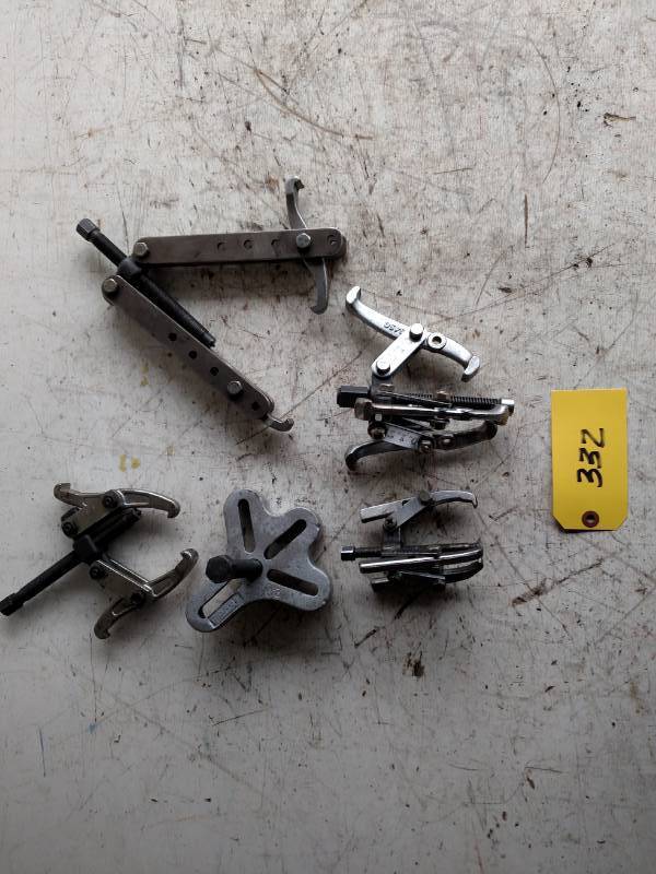 lot 332 image: (5) Pullers...