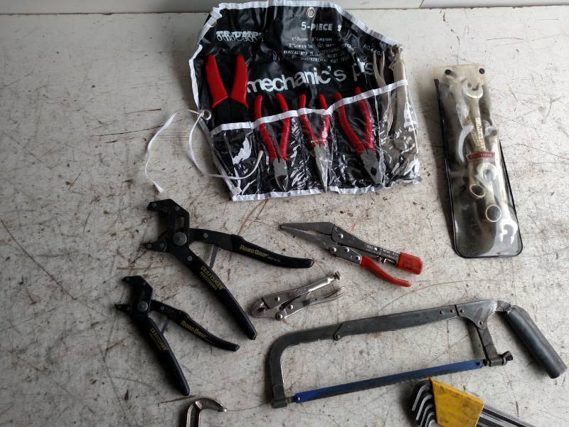 lot 353 image: Asstd Tools...