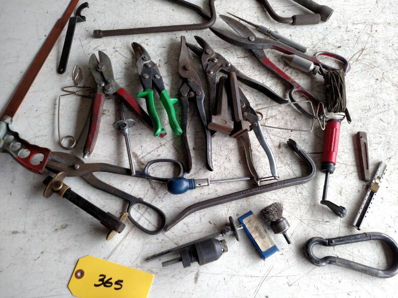 lot 365 image: Asstd Tools...