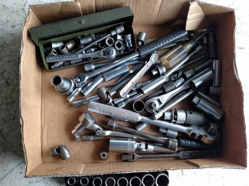lot 375 image: Asstd Tools...