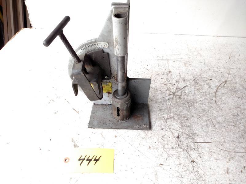 lot 444 image: Central Machinery Pipe Notcher...