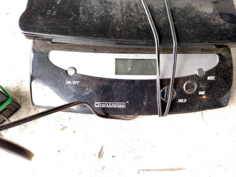 lot 462 image: Digiweigh Digital Scale x .01 with ...