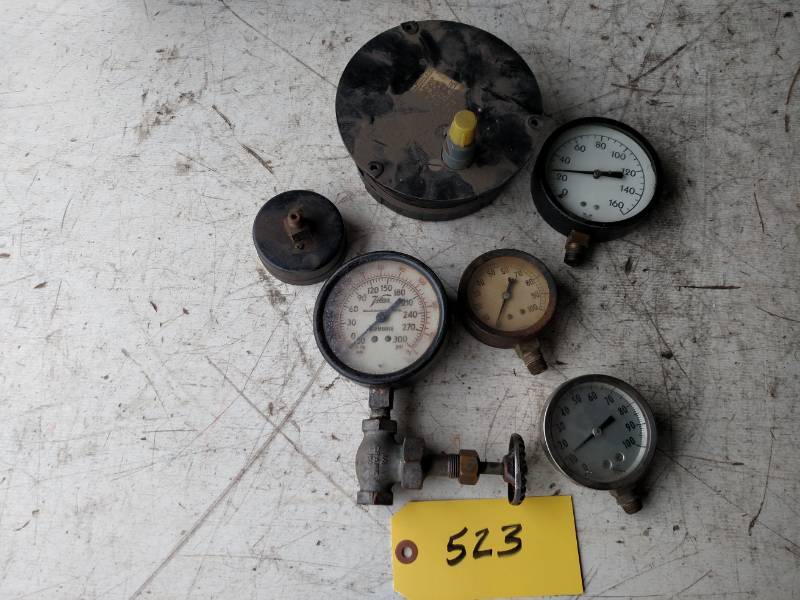 lot 523 image: Asstd Gauges...