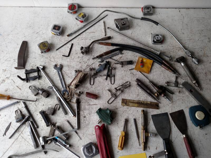 lot 528 image: Asstd Tools...