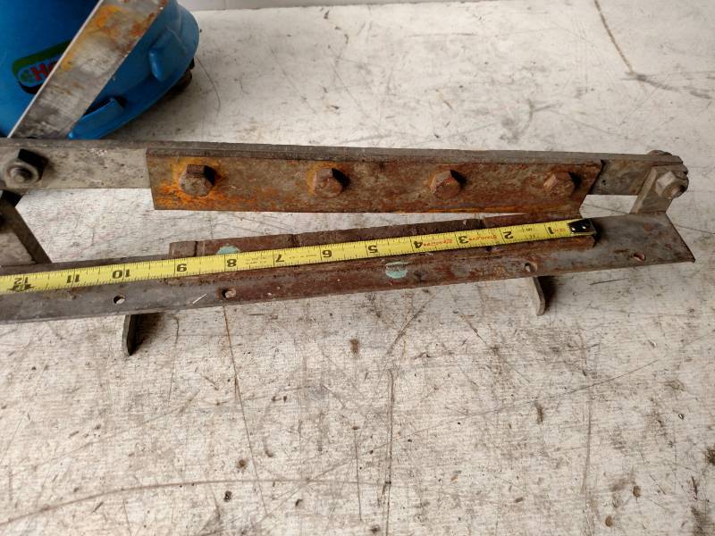 lot 529 image: Hand Shear, Straps, Bungees, & Misc...