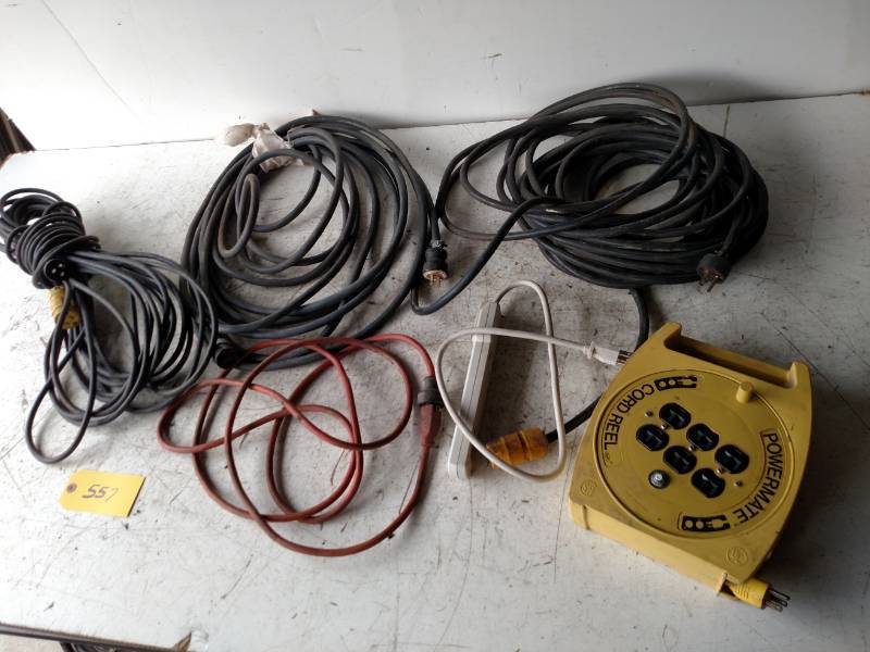 lot 557 image: (6) Extension Cords...