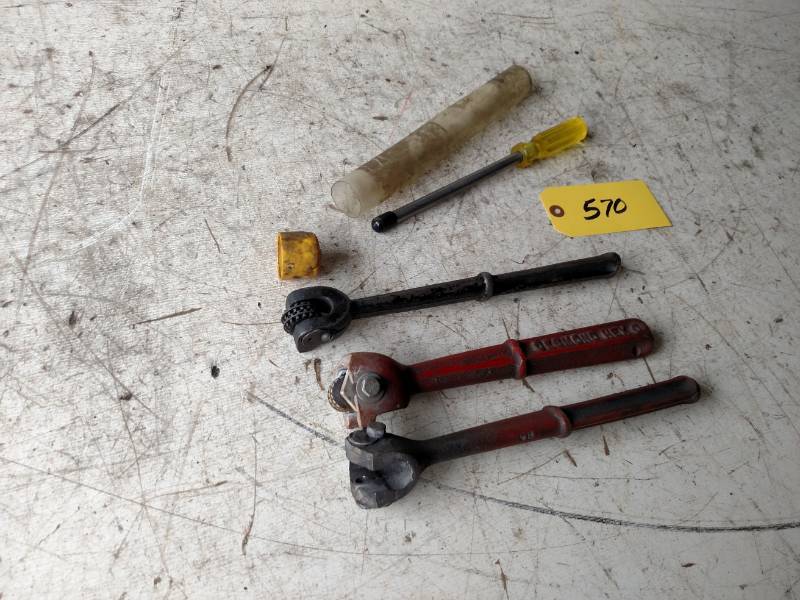lot 570 image: Desmond 74-A Diamond Tool & (3) Whe...