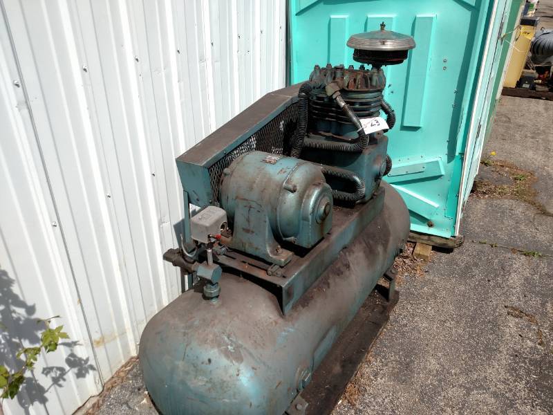 lot 23 image: Air Compressor, 5 hp, 208220440, ...