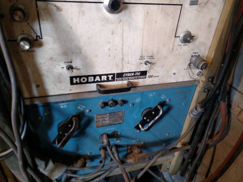 lot 38 image: Hobart Model CT-300 Cyber-Tig Welde...