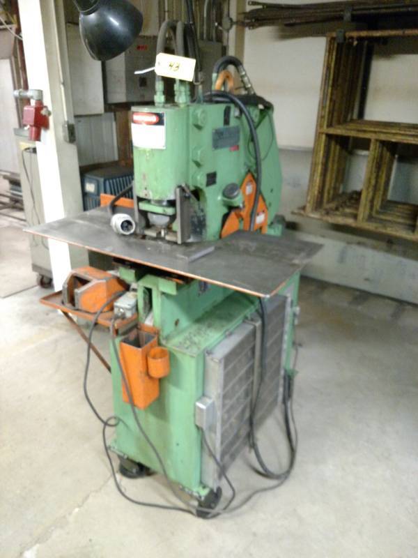 lot 43 image: Mubea Model HIW450 Hydraulic Iron W...