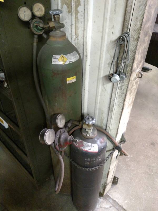 lot 46 image: Smith Torch Set, Includes Torch, Ti...