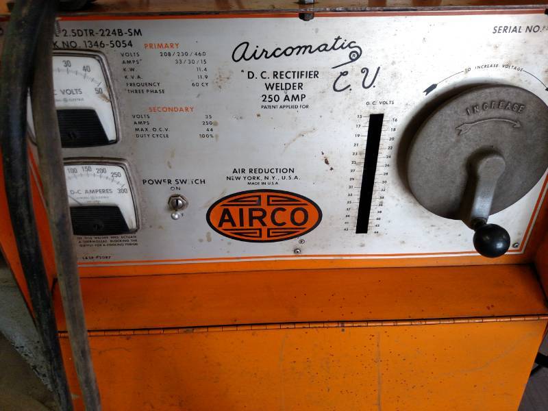 lot 54 image: Airco Aircomatic 250 Amp D.C. Recti...