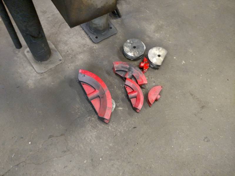 lot 57 image: 12 Ton Pipe Bender with Shoes & Mis...