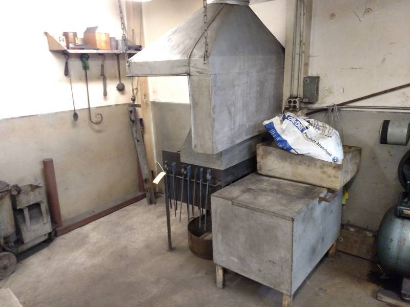 lot 61 image: Coal Forge, Includes Blower, Hood, ...