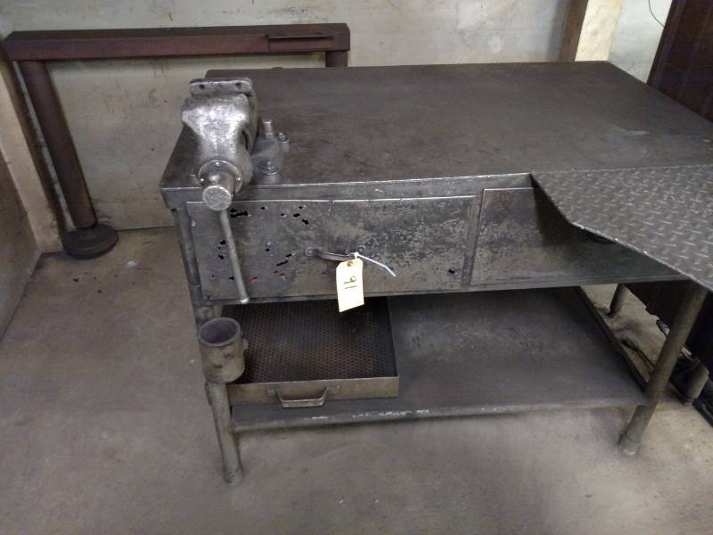 lot 91 image: Welding Table with Vise, 4x7...