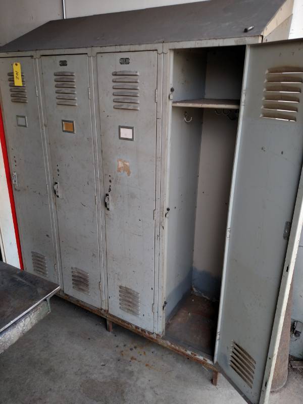 lot 102 image: Bank of (4) Lockers...