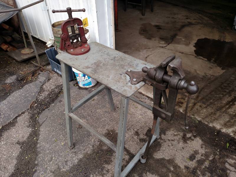 lot 612 image: Work Stand with (2) Vises...