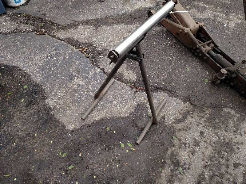 lot 614 image: Roller Stand...