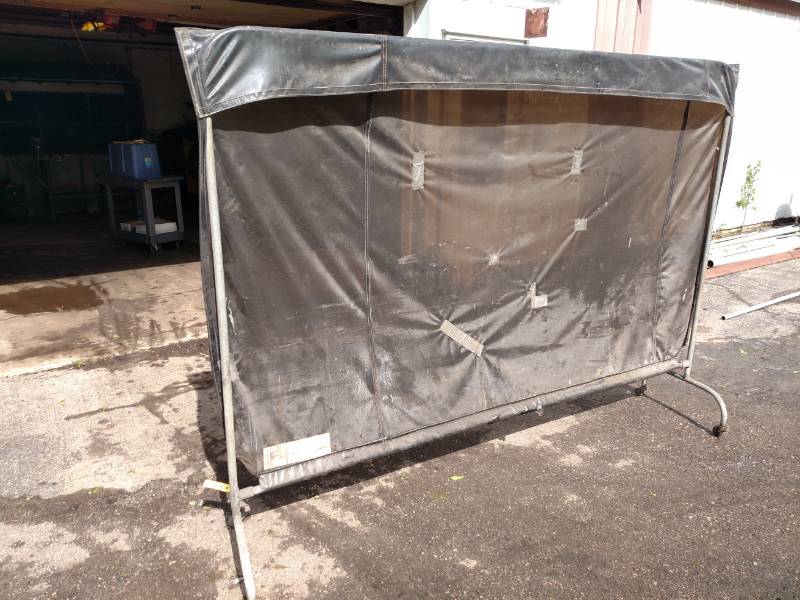 lot 622 image: Welding Curtain...