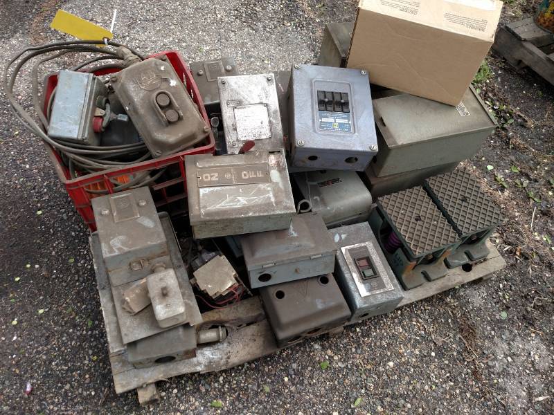 lot 624 image: Pallet of Asstd Electrical Boxes &...