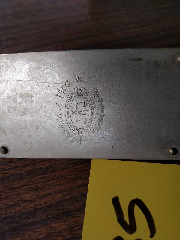 lot 635 image: Penn Scale Mfg. 100 lb. Hanging Sca...