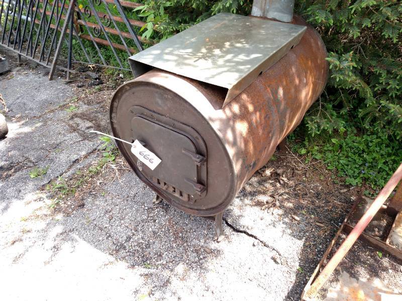 lot 666 image: Barrel Stove...