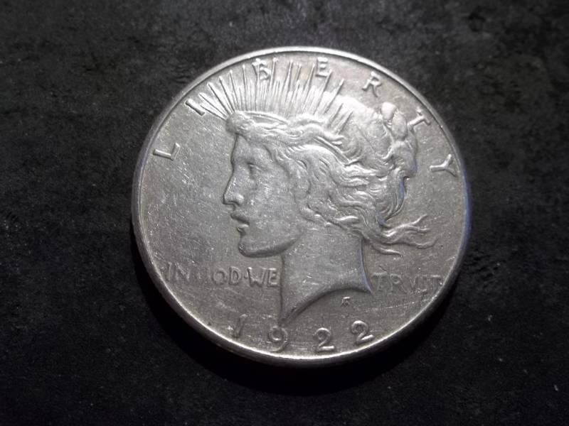lot 41 image: 1922 S  Silver Peace Dollar
