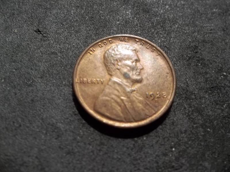 lot 142 image: 1928 D Lincoln Cent