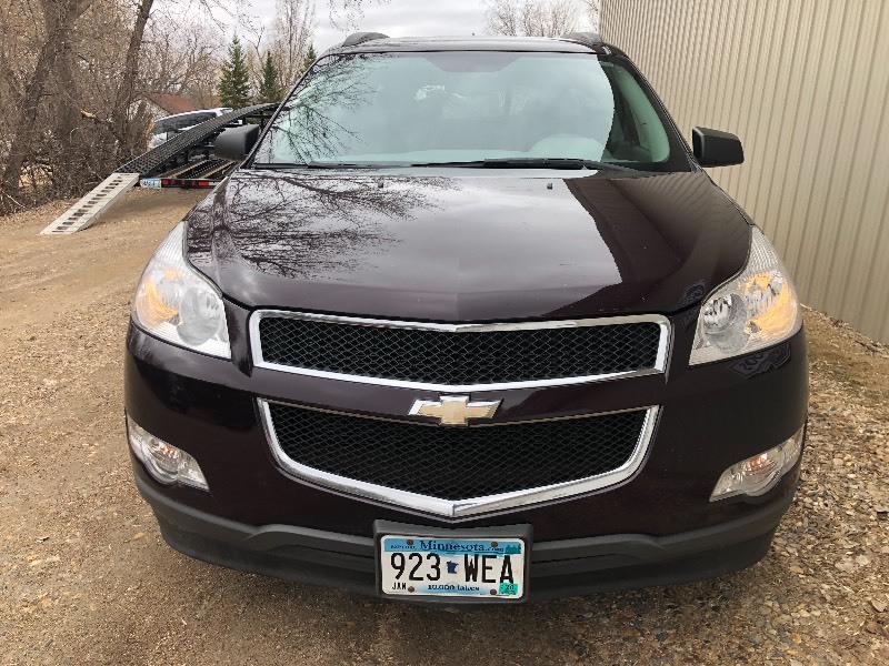 2010 CHEVY TRAVERSE AWD NO RESERVE