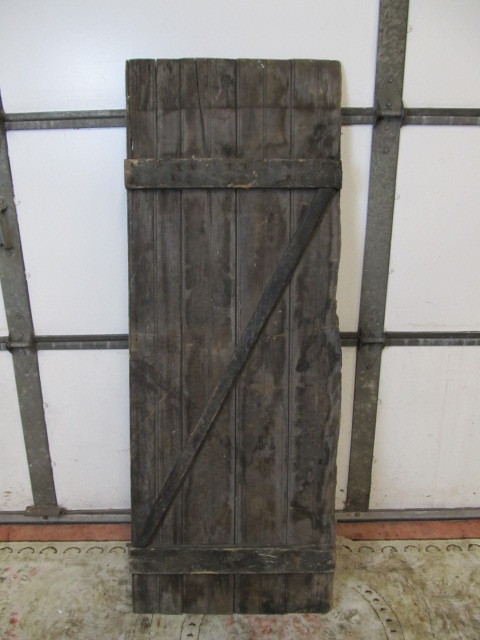 lot 16 image: Antique Rustic Wooden Barn Door