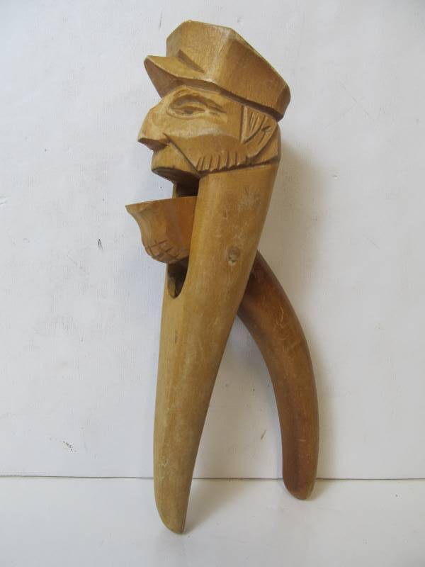 lot 34 image: Vintage Carved Wooden Folk Art Sailors Head Nutcracker 
