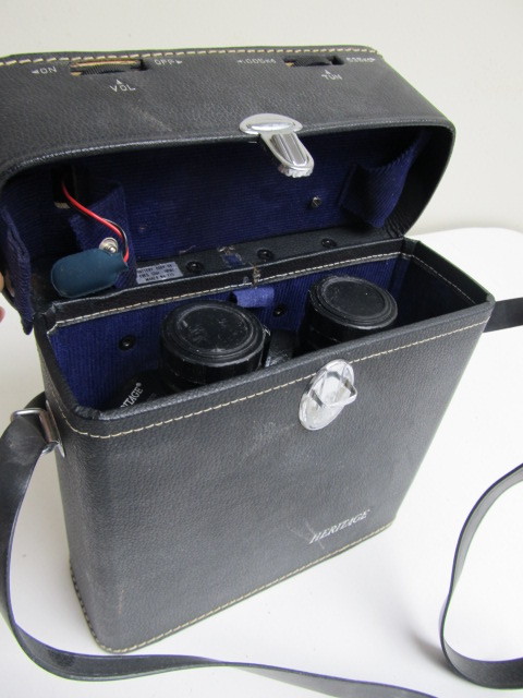lot 63 image: Vintage Heritage Binoculars wBuilt-In Radio