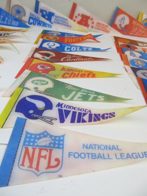 lot 70 image: Large Lot of Original Vintage 9 NFL Football Team Pennants