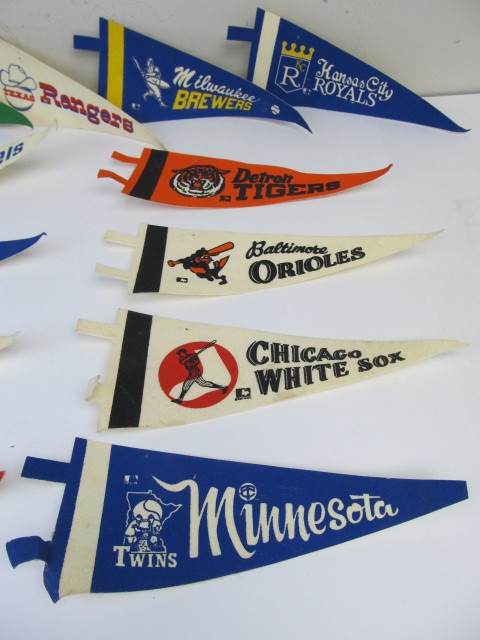 lot 71 image: Lot of Orig Vintage 10 American League BASEBALL Team Pennants