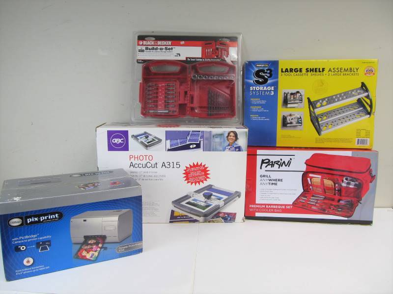 lot 81 image: Group of NEW IN BOX Items
