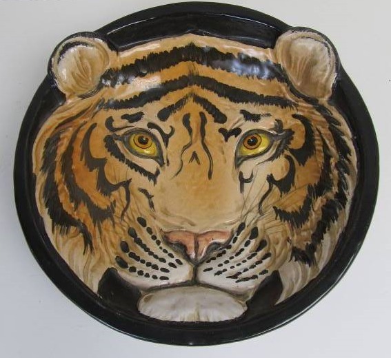 lot 94 image: Vintage Italian TASTESETTER Pottery Tiger Bowl