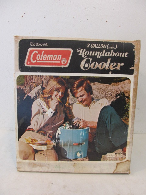 lot 109 image: Vintage COLEMAN Roundabout Cooler wBox