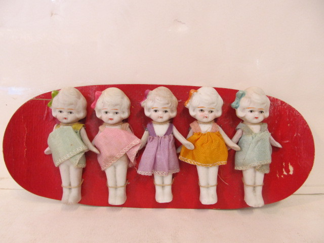 lot 110 image: NOS Vintage DIONNE QUINTUPLETS Jointed Bisque Dolls