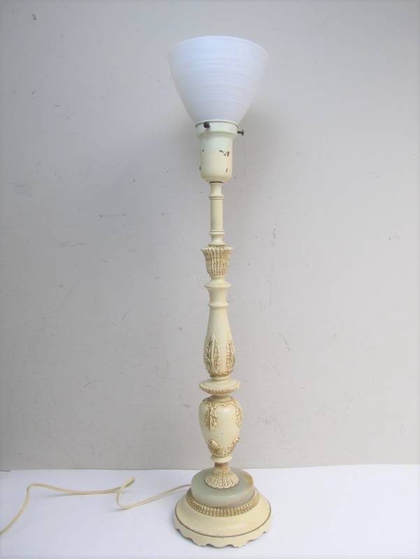 lot 127 image: Vintage Neoclassical Table Lamp wOnyx Base