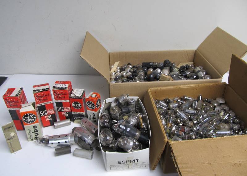 lot 128 image: Large Lot of Old Vintage Radio Tubes