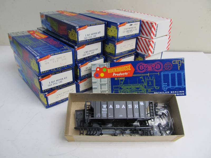 lot 131 image: Large Lot of Mint in Box HO Train Cars