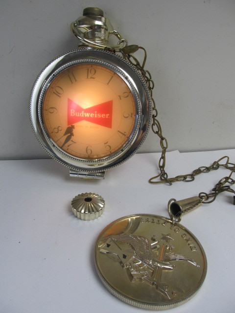 lot 144 image: Vintage BUDWEISER Lighted Advertising Hanging Clock Sign