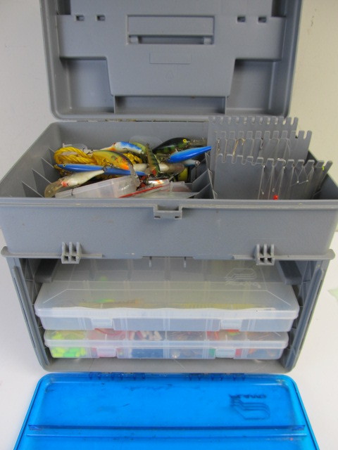 lot 223 image: Fishing Tackle Box wTackle