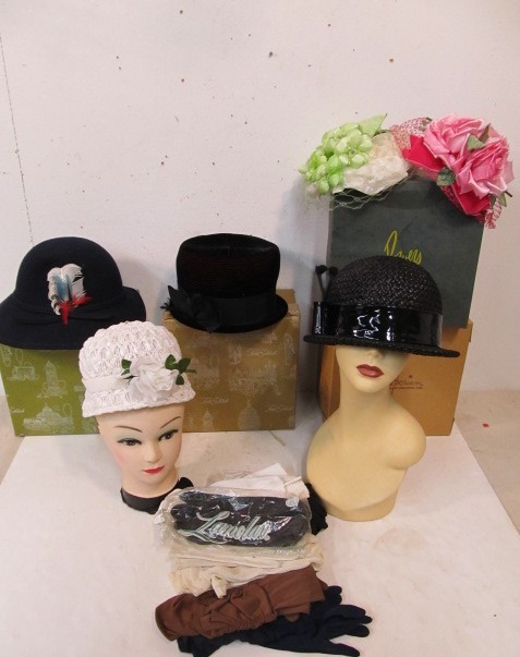 lot 180 image: Lot of Vintage Ladies Hats wBoxes & Gloves