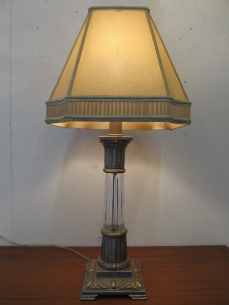 lot 207 image: Nice Art Deco Style Decorative Table Lamp