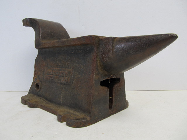 lot 248 image: Antique Iron Anvil