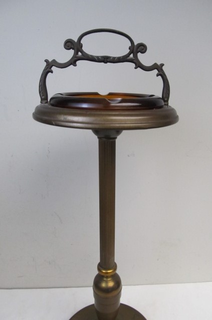 lot 250 image: NICE Vintage Smoking Stand wOriginal Glass Ashtray