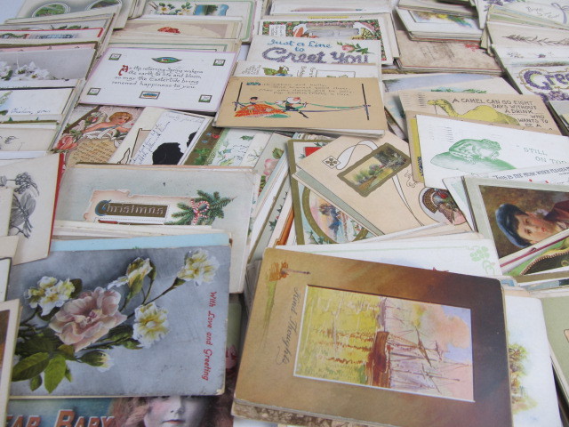 lot 161 image: LARGE Lot of 600 Original Antique Holiday & Greeting Postcards