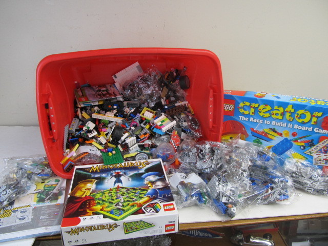 lot 169 image: Bin Full of Assorted Legos